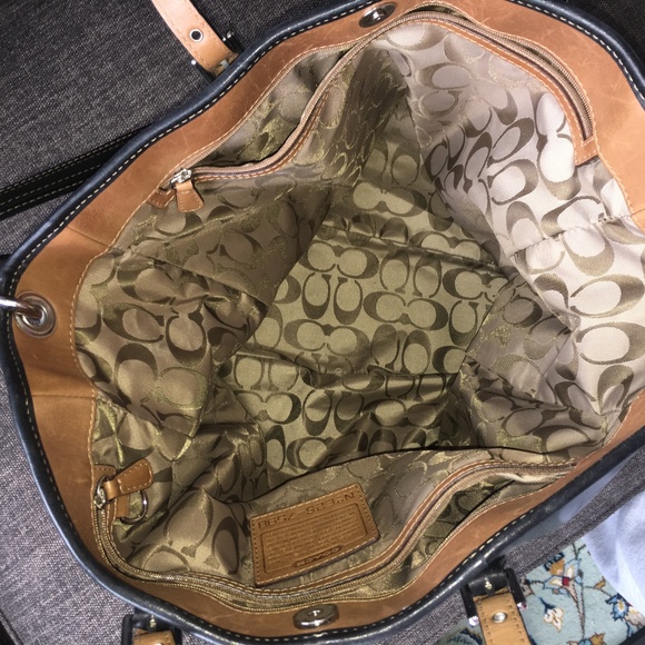 Coach Black Crossbody *HUGE* Laptop/Work Friendly! - Picture 4 of 6